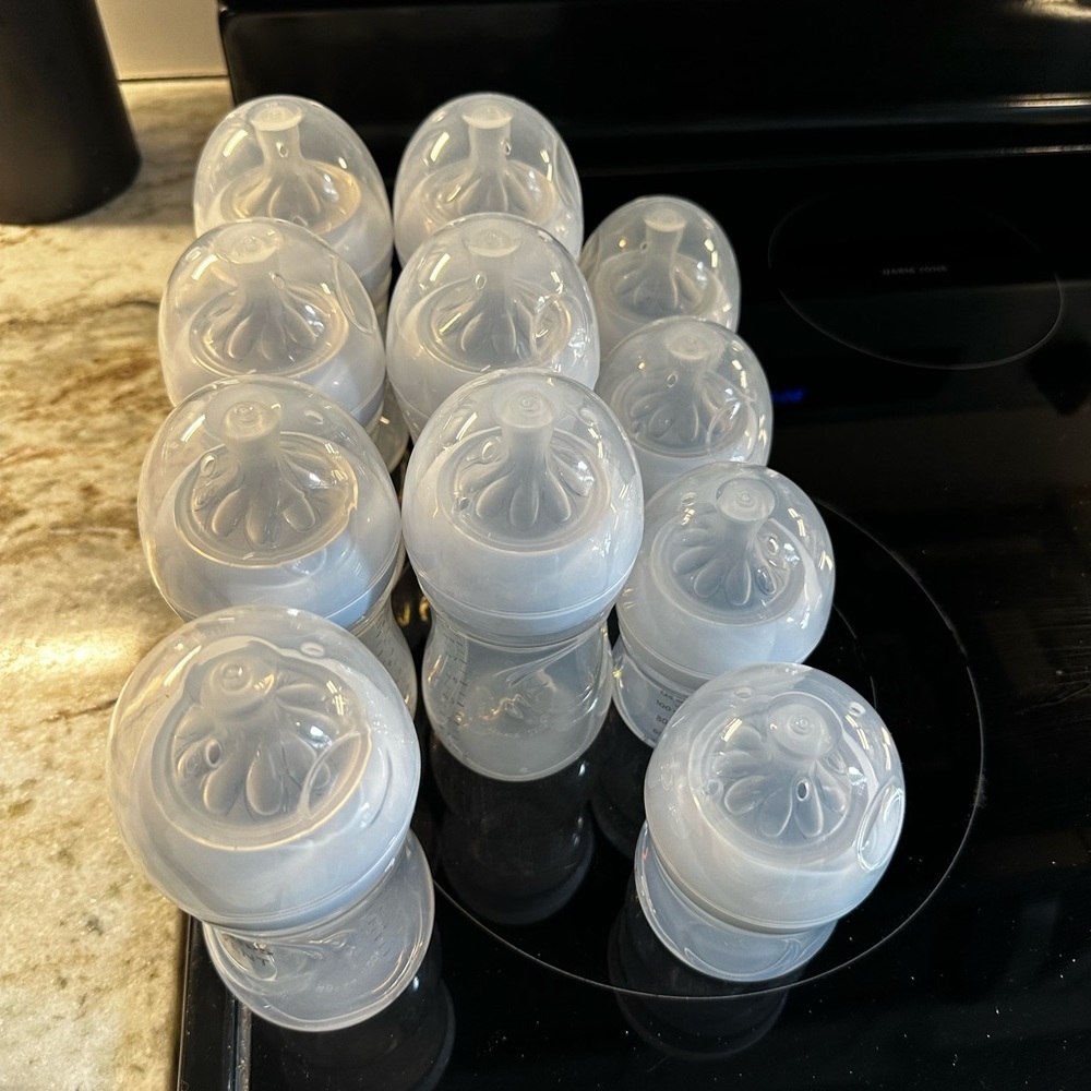 Lot of avent bottles 9oz and 4oz